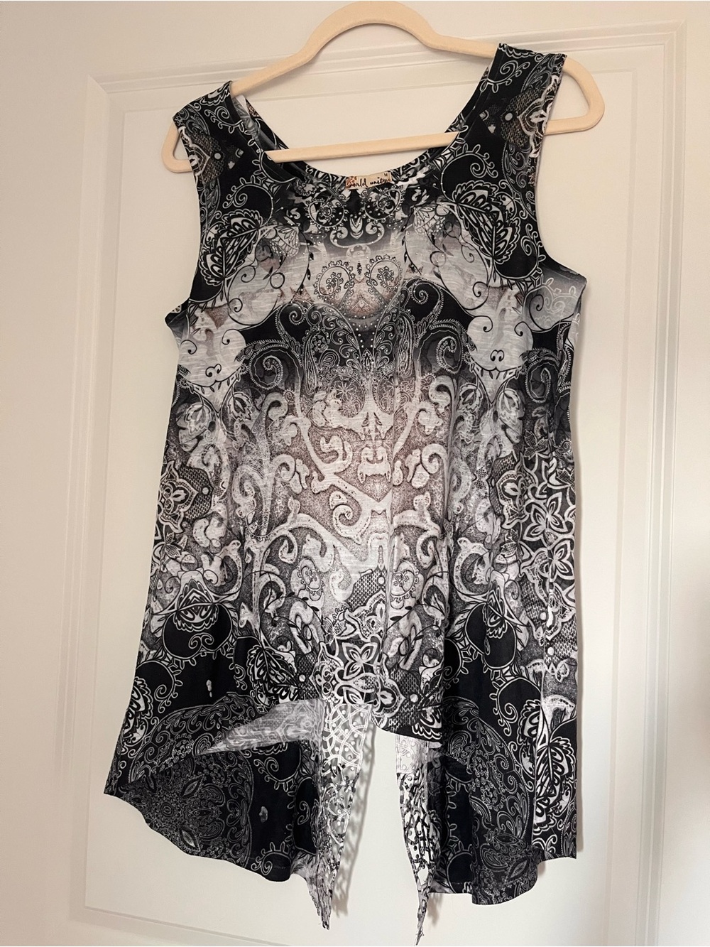 World Unity Black & White Tank Top - Size Medium